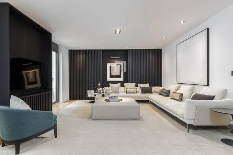 4 bedrooms apartment for sale in Barcelona, Catalonia, Spain № 7234 - photo 27