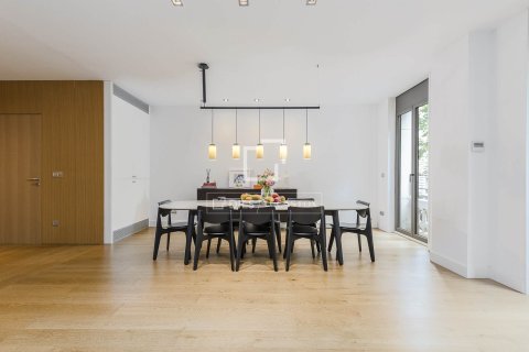 4 bedrooms apartment for sale in Barcelona, Catalonia, Spain № 7234 - photo 22