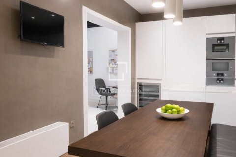 4 bedrooms apartment for sale in Barcelona, Catalonia, Spain № 7234 - photo 6