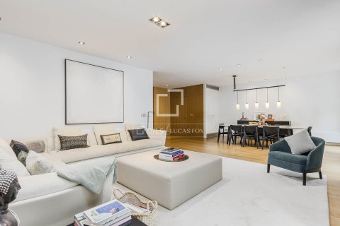 4 bedrooms apartment for sale in Barcelona, Catalonia, Spain № 7234 - photo 25