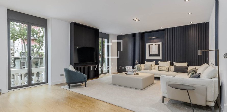 4 bedrooms apartment for sale in Barcelona, Catalonia, Spain № 7234