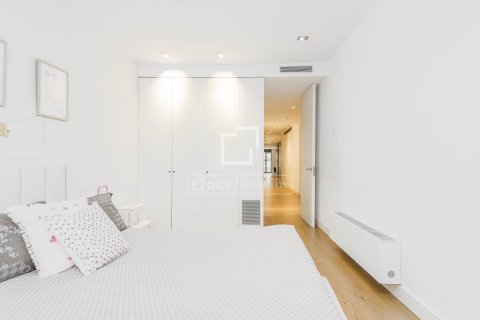 4 bedrooms apartment for sale in Barcelona, Catalonia, Spain № 7234 - photo 12