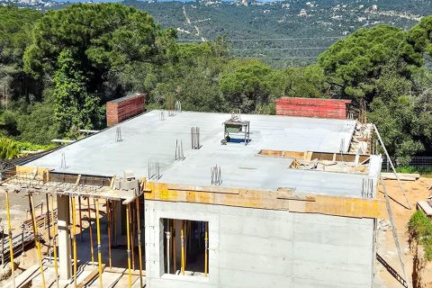 3 bedrooms villa for sale in Lloret de Mar, Girona, Catalonia, Spain № 7230 - photo 2