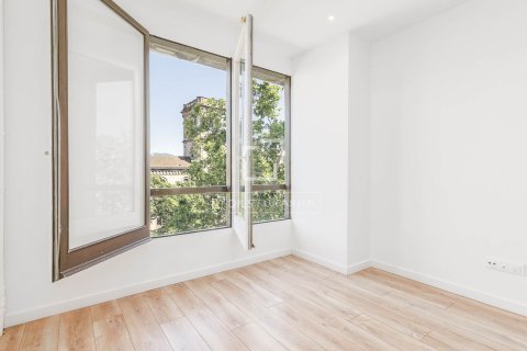 Apartamento de 3 dormitorios en venta en Barcelona, Cataluña, Spain № 7236 - foto 4