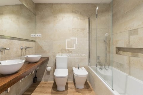 Apartamento de 3 dormitorios en venta en Barcelona, Cataluña, Spain № 7236 - foto 17