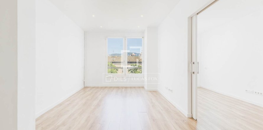 Apartamento de 3 dormitorios en venta en Barcelona, Cataluña, Spain № 7236
