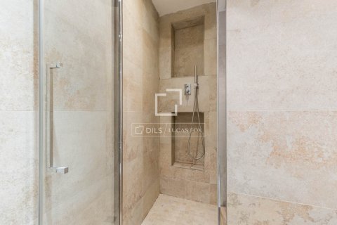 Apartamento de 3 dormitorios en venta en Barcelona, Cataluña, Spain № 7236 - foto 18
