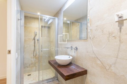Apartamento de 3 dormitorios en venta en Barcelona, Cataluña, Spain № 7236 - foto 6