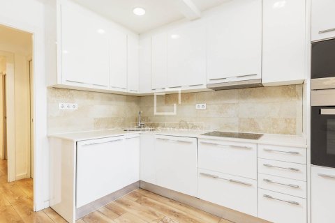 Apartamento de 3 dormitorios en venta en Barcelona, Cataluña, Spain № 7236 - foto 24