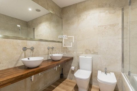 Apartamento de 3 dormitorios en venta en Barcelona, Cataluña, Spain № 7236 - foto 16