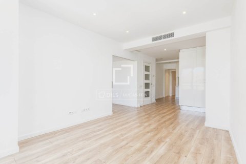 Apartamento de 3 dormitorios en venta en Barcelona, Cataluña, Spain № 7236 - foto 26