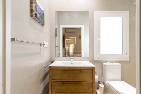 2 bedrooms apartment for sale in Barcelona, Catalonia, Spain № 7233 - photo 13