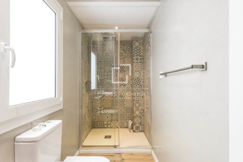 2 bedrooms apartment for sale in Barcelona, Catalonia, Spain № 7233 - photo 12