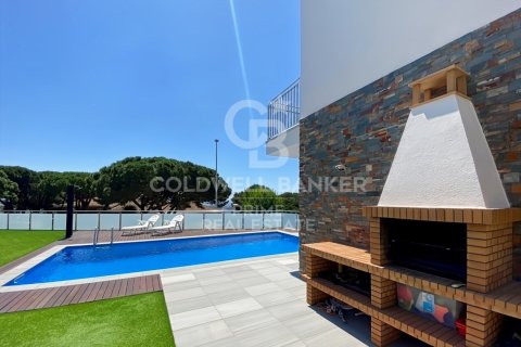 Сasa de 4 dormitorios en venta en Sant Feliu de Guíxols, Gerona, Cataluña, Spain № 5833 - foto 5