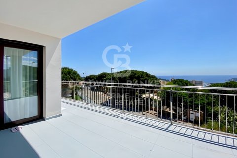 Сasa de 4 dormitorios en venta en Sant Feliu de Guíxols, Gerona, Cataluña, Spain № 5833 - foto 2