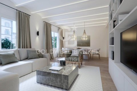 4 bedrooms apartment for sale in Barcelona, Catalonia, Spain № 5834 - photo 1