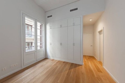 2 bedrooms apartment for sale in Barcelona, Catalonia, Spain № 6340 - photo 13