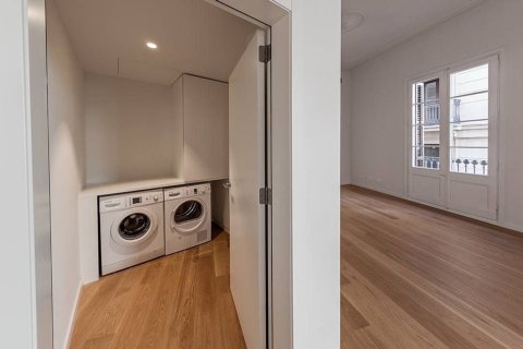 2 bedrooms apartment for sale in Barcelona, Catalonia, Spain № 6340 - photo 7