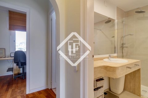 4 bedrooms penthouse for sale in Barcelona, Catalonia, Spain № 6346 - photo 9