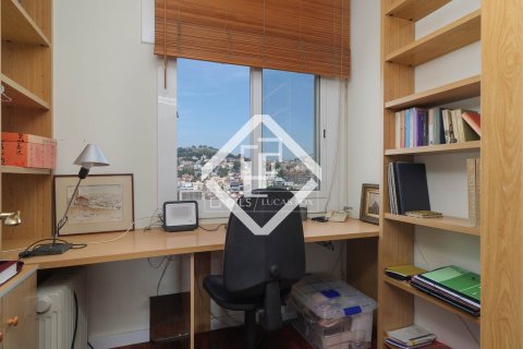 4 bedrooms penthouse for sale in Barcelona, Catalonia, Spain № 6346 - photo 6