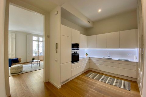 Купить квартиру в Барселона, Испания с 4 комнаты, 125м², № 6338 - фото 5