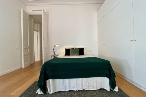 Купить квартиру в Барселона, Испания с 4 комнаты, 125м², № 6338 - фото 16