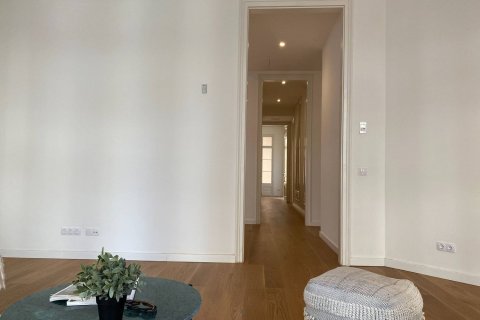 Купить квартиру в Барселона, Испания с 4 комнаты, 125м², № 6338 - фото 18