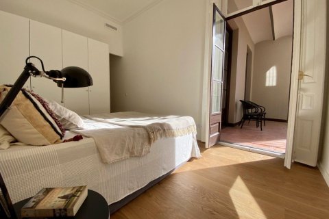 Купить квартиру в Барселона, Испания с 4 комнаты, 125м², № 6338 - фото 12