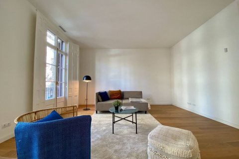 Купить квартиру в Барселона, Испания с 4 комнаты, 125м², № 6338 - фото 2