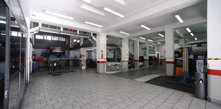 Коммерческая недвижимость 163м² в Сантс-Монтжуике, Барселона, Каталония, Испания № 5184