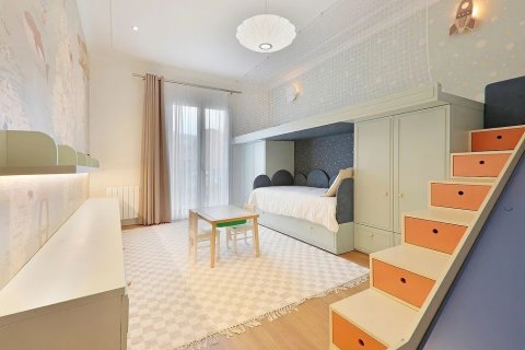 Apartamento de 3 dormitorios en venta en Barcelona, Cataluña, Spain № 1469 - foto 26