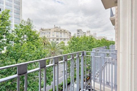 Apartamento de 3 dormitorios en venta en Barcelona, Cataluña, Spain № 1469 - foto 11