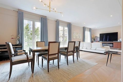 Apartamento de 3 dormitorios en venta en Barcelona, Cataluña, Spain № 1469 - foto 8