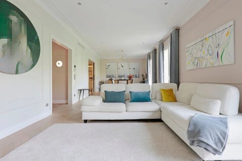 Apartamento de 3 dormitorios en venta en Barcelona, Cataluña, Spain № 1469 - foto 4