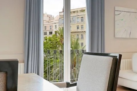 Apartamento de 3 dormitorios en venta en Barcelona, Cataluña, Spain № 1469 - foto 9