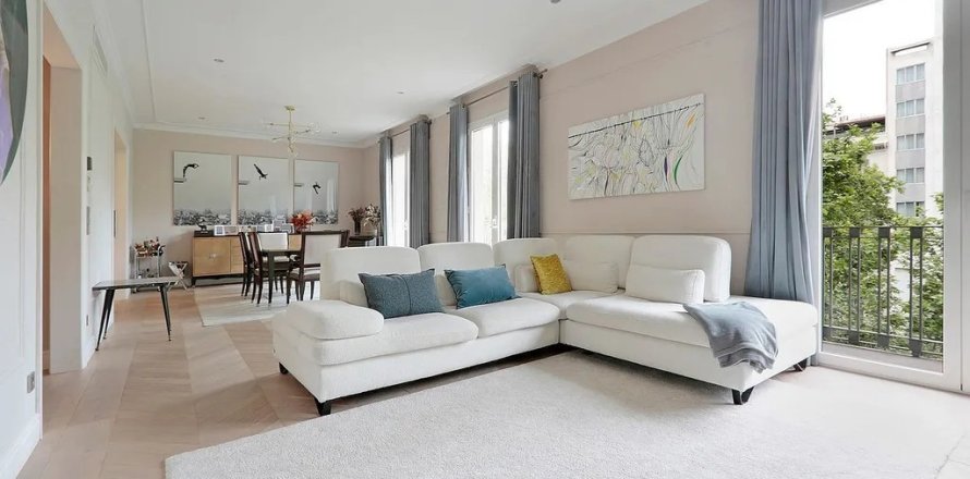 Apartamento de 3 dormitorios en venta en Barcelona, Cataluña, Spain № 1469