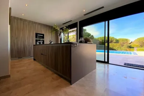 Купить дом в Санта-Кристина-д'Аро, Испания с 5 комнат, № 1468 - фото 4