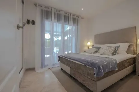 Купить дом в Санта-Кристина-д'Аро, Испания с 5 комнат, № 1468 - фото 9