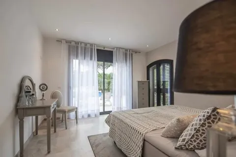 Купить дом в Санта-Кристина-д'Аро, Испания с 5 комнат, № 1468 - фото 12