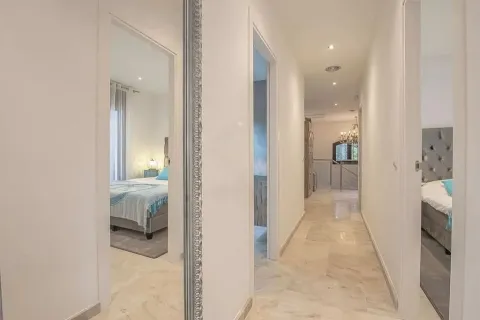 Купить дом в Санта-Кристина-д'Аро, Испания с 5 комнат, № 1468 - фото 7