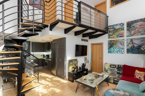 Квартира с 3 спальнями в Барселоне, Каталония, Испания № 1470