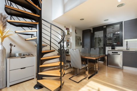 Купить квартиру в Барселона, Испания с 4 комнаты, № 1470 - фото 22