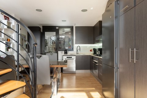 Купить квартиру в Барселона, Испания с 4 комнаты, № 1470 - фото 12