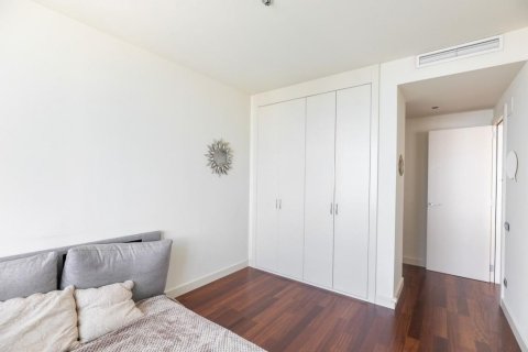 Купить квартиру в Барселона, Испания с 4 комнаты, № 1466 - фото 17