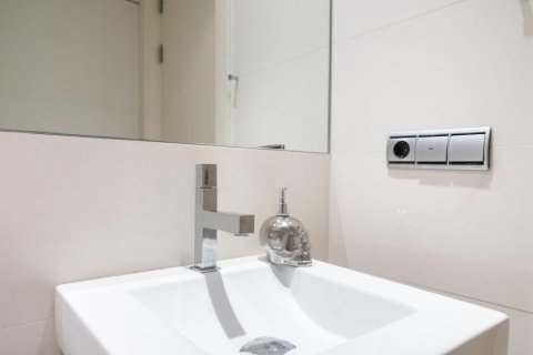 Купить квартиру в Барселона, Испания с 4 комнаты, № 1466 - фото 21