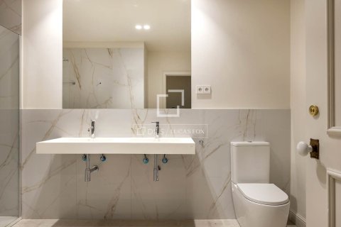 2 bedrooms apartment for sale in Barcelona, Catalonia, Spain № 6454 - photo 20