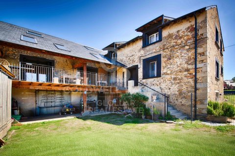 5 bedrooms villa for sale in Catalonia, Spain № 5617 - photo 4