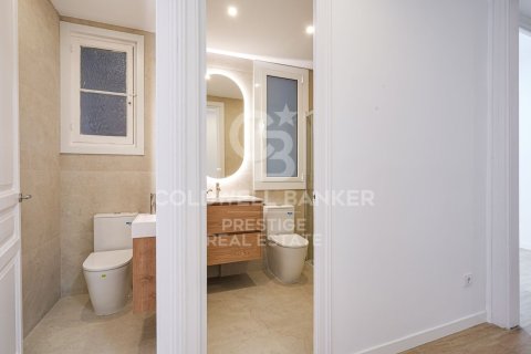 3 bedrooms apartment for sale in Barcelona, Catalonia, Spain № 5518 - photo 18