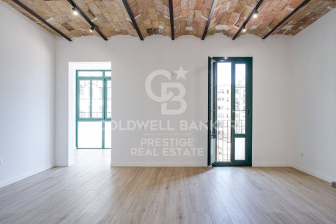 3 bedrooms apartment for sale in Barcelona, Catalonia, Spain № 5518 - photo 2