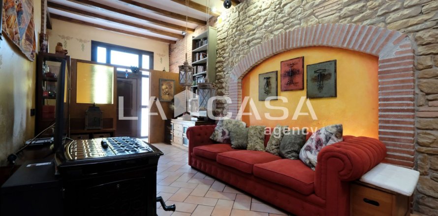 Таунхаус с 2 спальнями в Орта-Гинардо, Барселона, Каталония, Испания № 2101